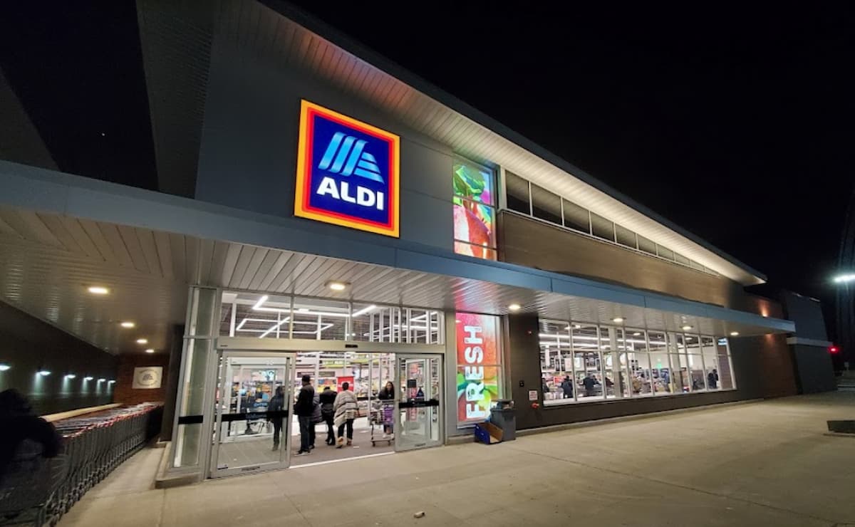 Aldi sells ZZ plants for home interior decoration|Aldi`s Shopping Malls ZZ Plants